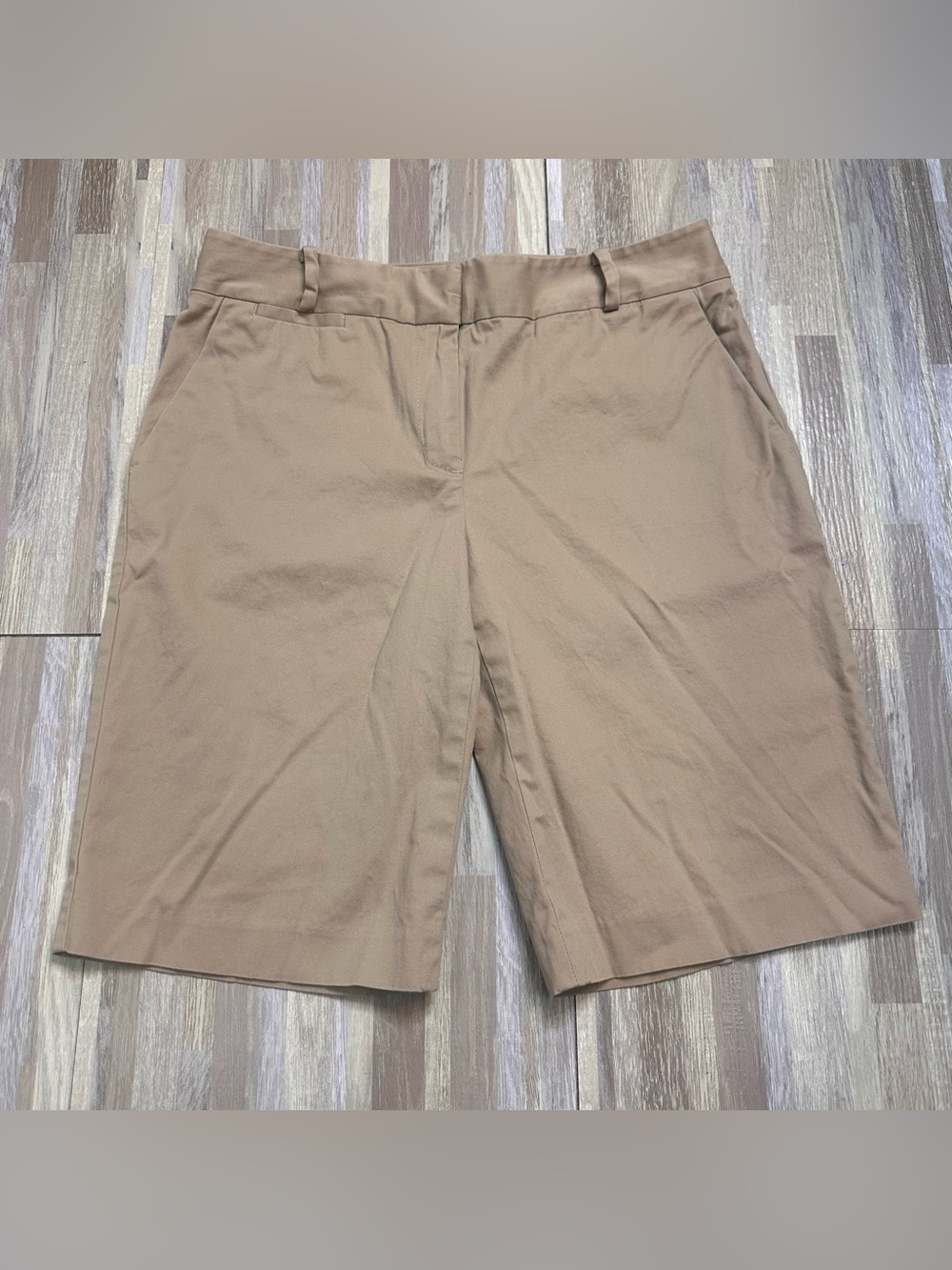Talbots Tan Bermuda Shorts with Belt Loops Women’s Size 6